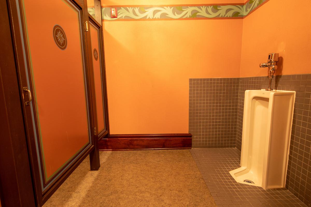 Mcmenamins Hotel Oregon แม็คมินวิลล์ ภายนอก รูปภาพ