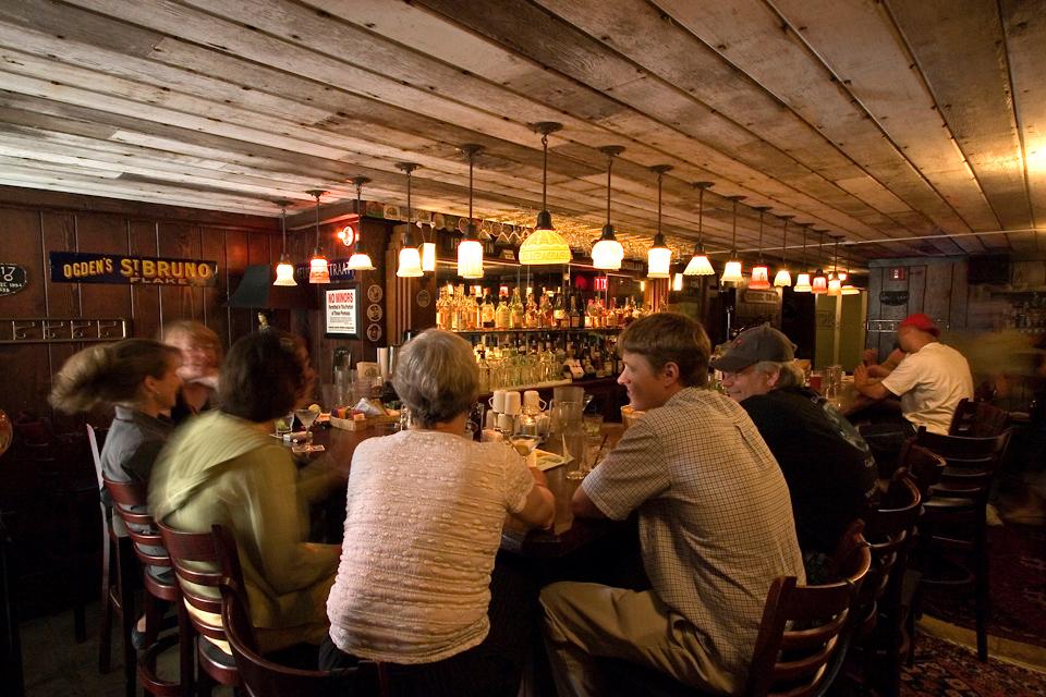 Mcmenamins Hotel Oregon แม็คมินวิลล์ ภายนอก รูปภาพ