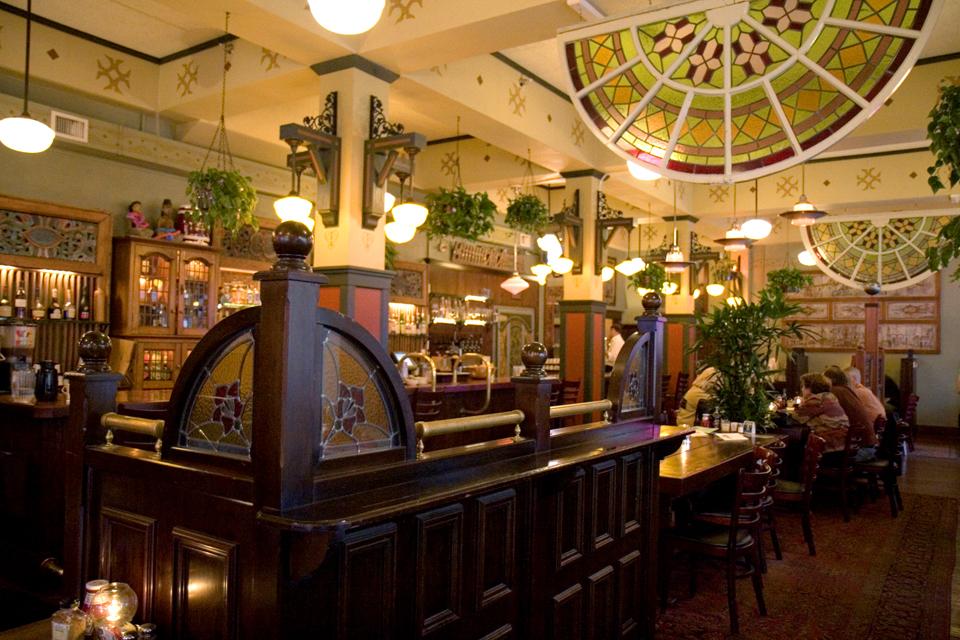 Mcmenamins Hotel Oregon แม็คมินวิลล์ ภายนอก รูปภาพ