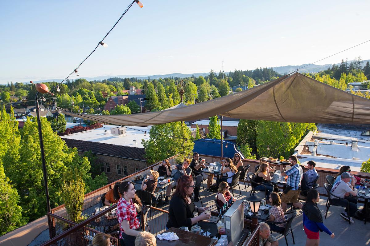 Mcmenamins Hotel Oregon แม็คมินวิลล์ ภายนอก รูปภาพ