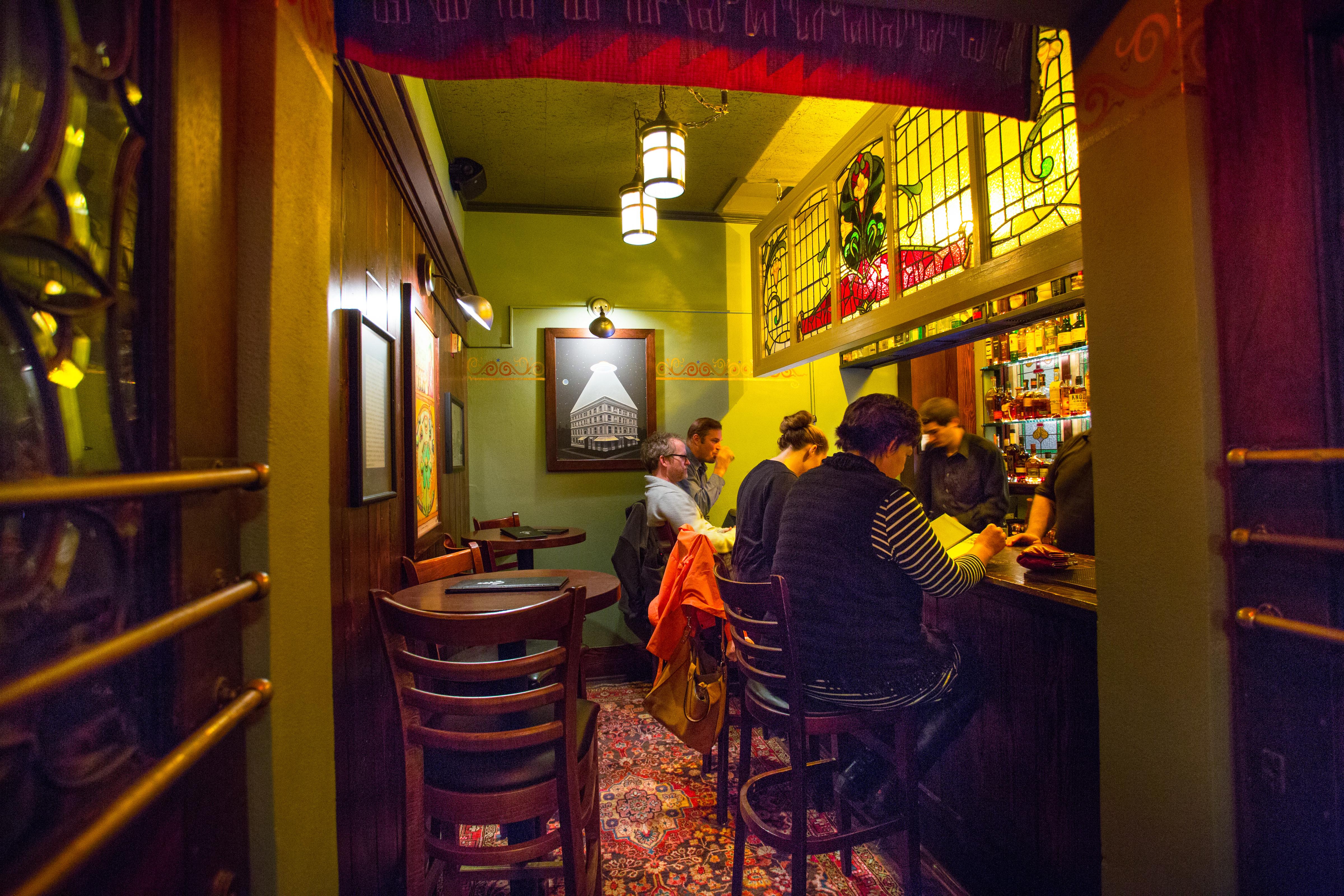 Mcmenamins Hotel Oregon แม็คมินวิลล์ ภายนอก รูปภาพ