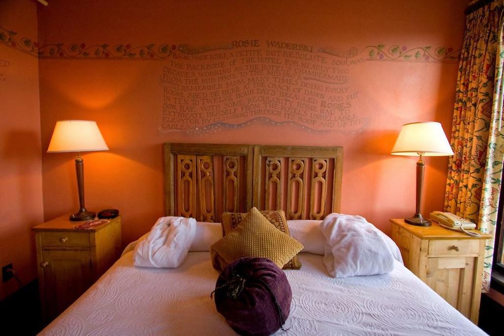 Mcmenamins Hotel Oregon แม็คมินวิลล์ ห้อง รูปภาพ
